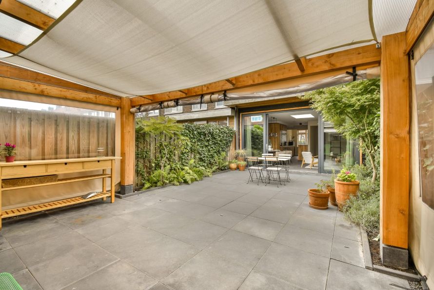 Bridging Worlds: Modern Design Trends for Indoor-Outdoor Harmony